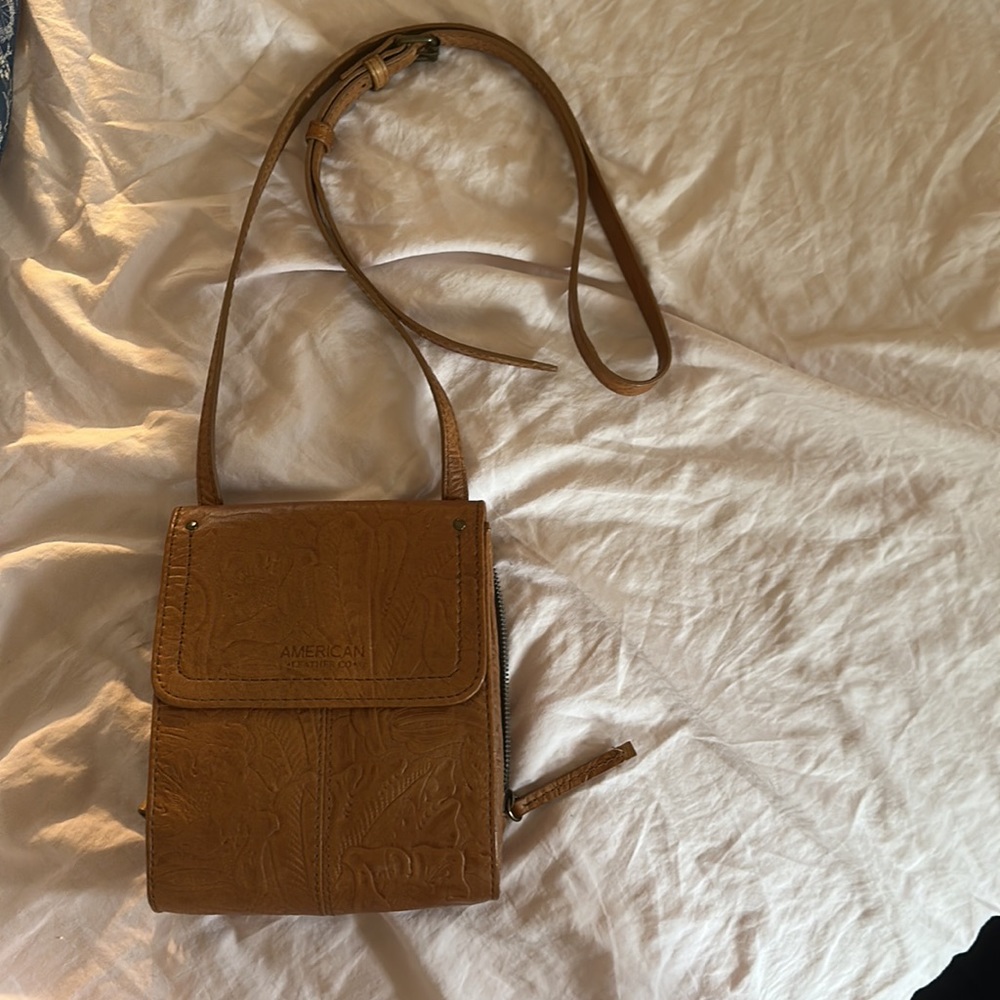 American Leather Crossbody bag “Kansas Brandy Tooled edition” - Picture 10 of 10